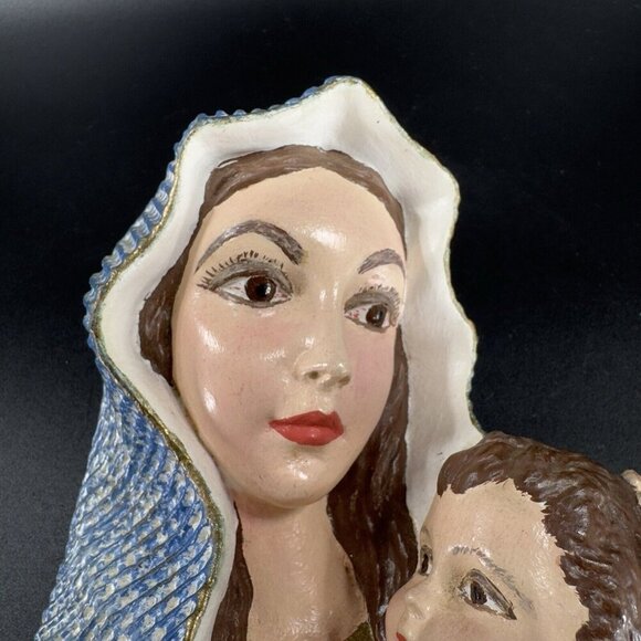 Chalkware Madonna And Child Wall Hanger Figurine Mounted Painted Vintage Decor - Picture 6 of 10